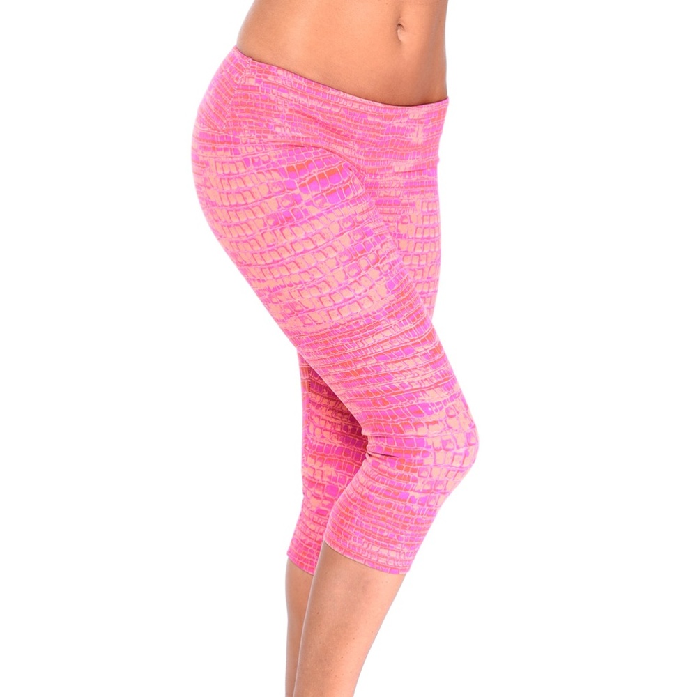 New LOWRISE Compression Animal Print Capri XS-S-M
